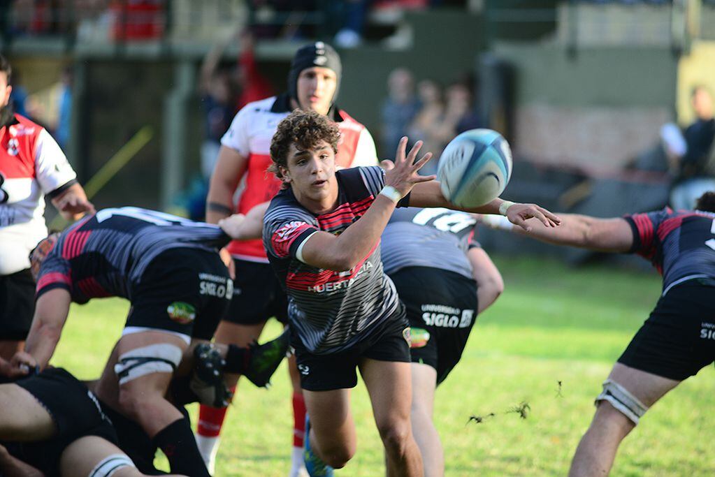 Rugby. Partido de Athletic vs Universitario. (José Gabriel Hernández / La Voz)