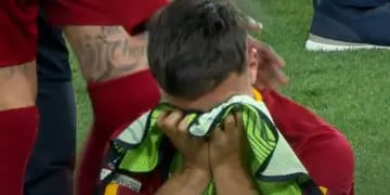 El llanto de Paulo Dybala tras perder ante el Sevilla.