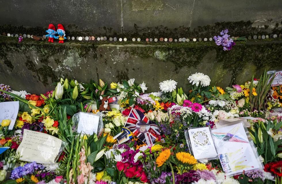 Muerte de la Reina Isabel II: una multitud se reune en Edimburgo para dar el último adiós