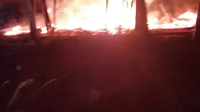 Presunto aguantadero se incendió por completo en Eldorado