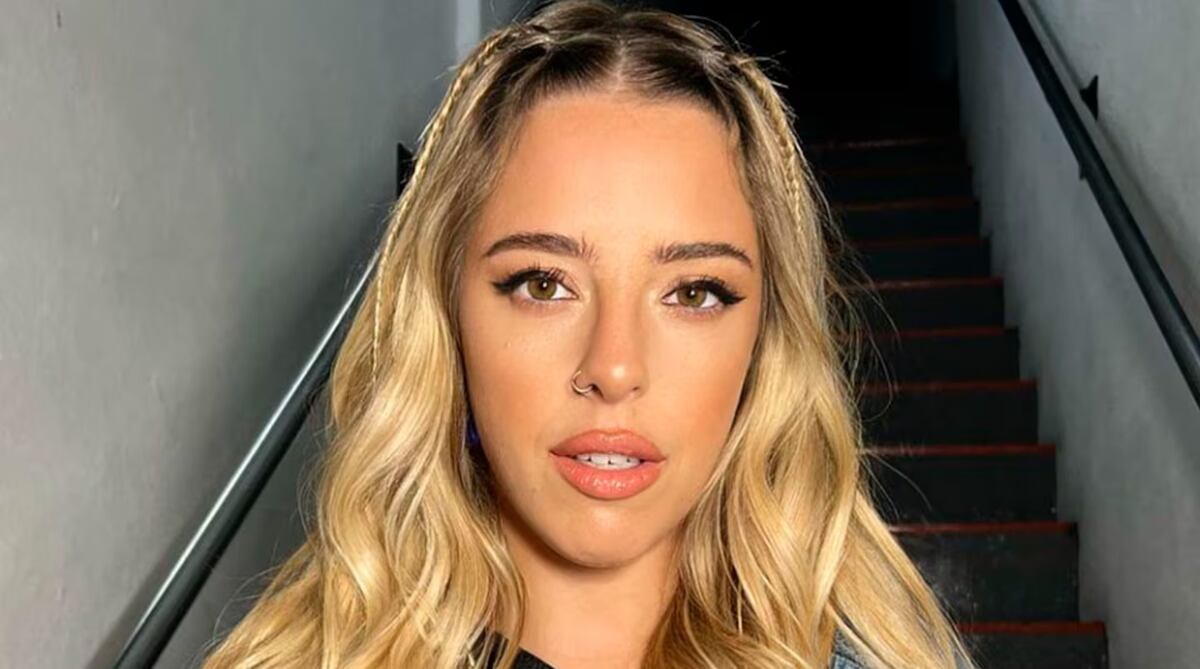 Al límite de la censura, Nati Jota posó de espaldas con la bikini más diminuta del verano y revolucionó Instagram thumbnail