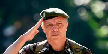 Lula da Silva destituyó al comandante del Ejército brasileño.