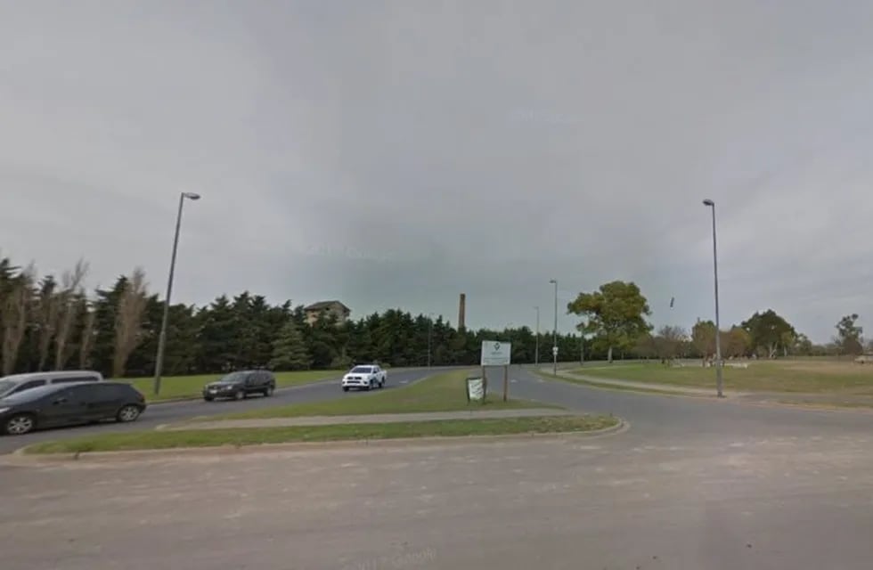 El accidente se registró a metros de la rotonda que conecta Mongsfeld y Avenida Francia.. (Google Street View)