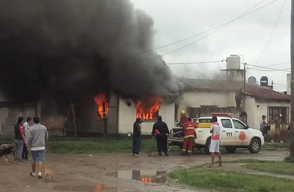 Incendio en Finca Valdivia. (Prensa Policía de Salta)