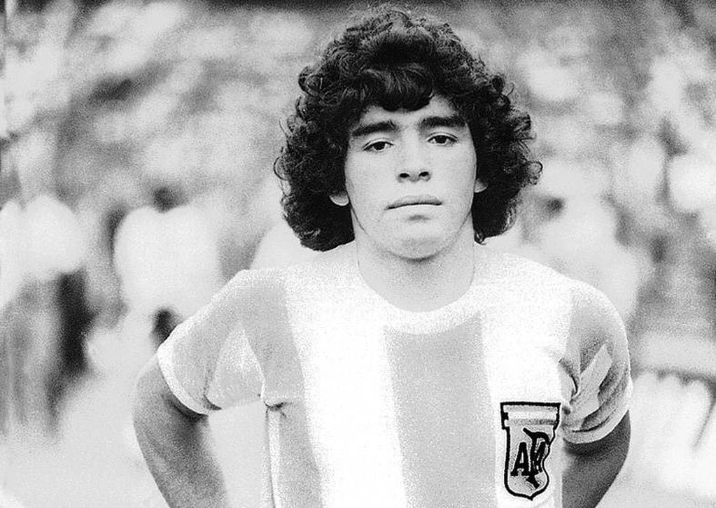 Debut de Maradona en la Selección Argentina.