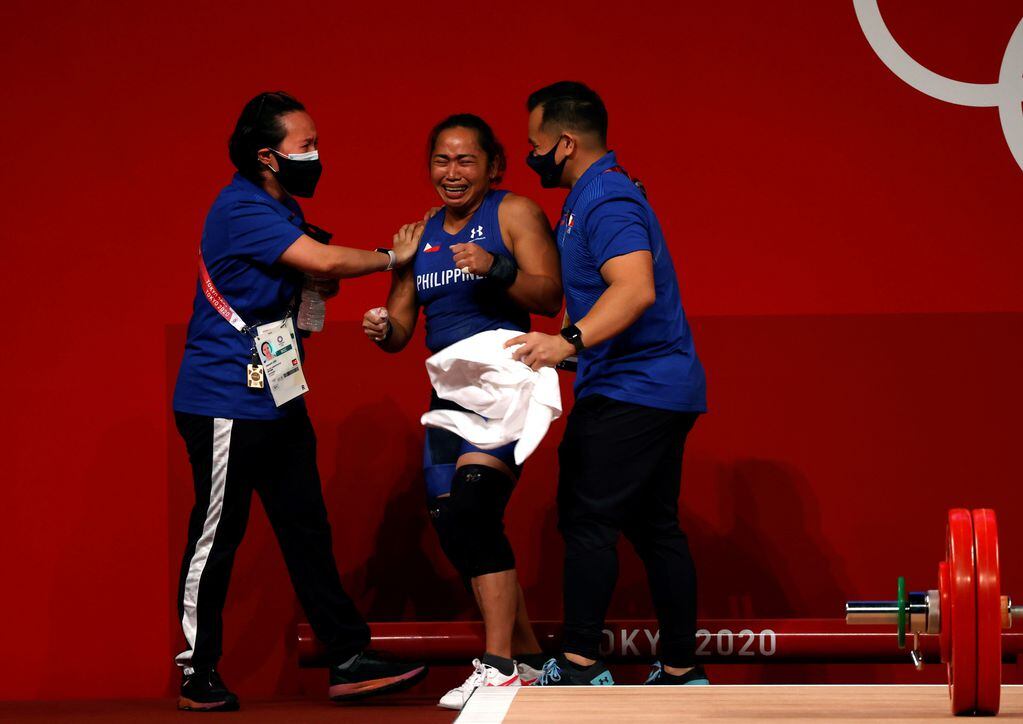 La emoción de Hidilyn Díaz al ganar su medalla de oro.