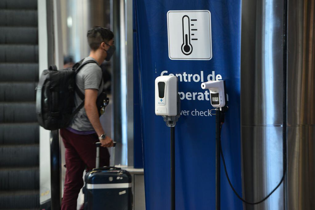 Se flexibilizaron los controles para ingresar al Aeropuerto Córdoba.   (Nicolás Bravo / La Voz)