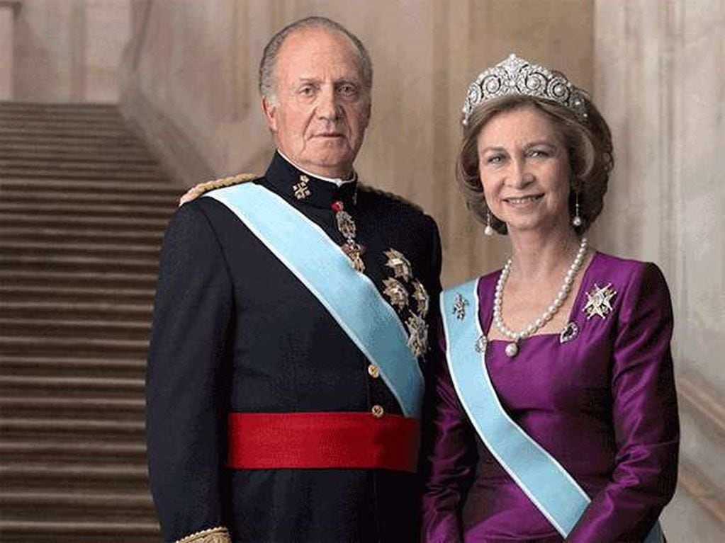 El rey emérito y su esposa doña Sofía. (web)