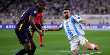 En juego: Argentina enfrenta a Ecuador, por el pase a la semifinales de Copa America.