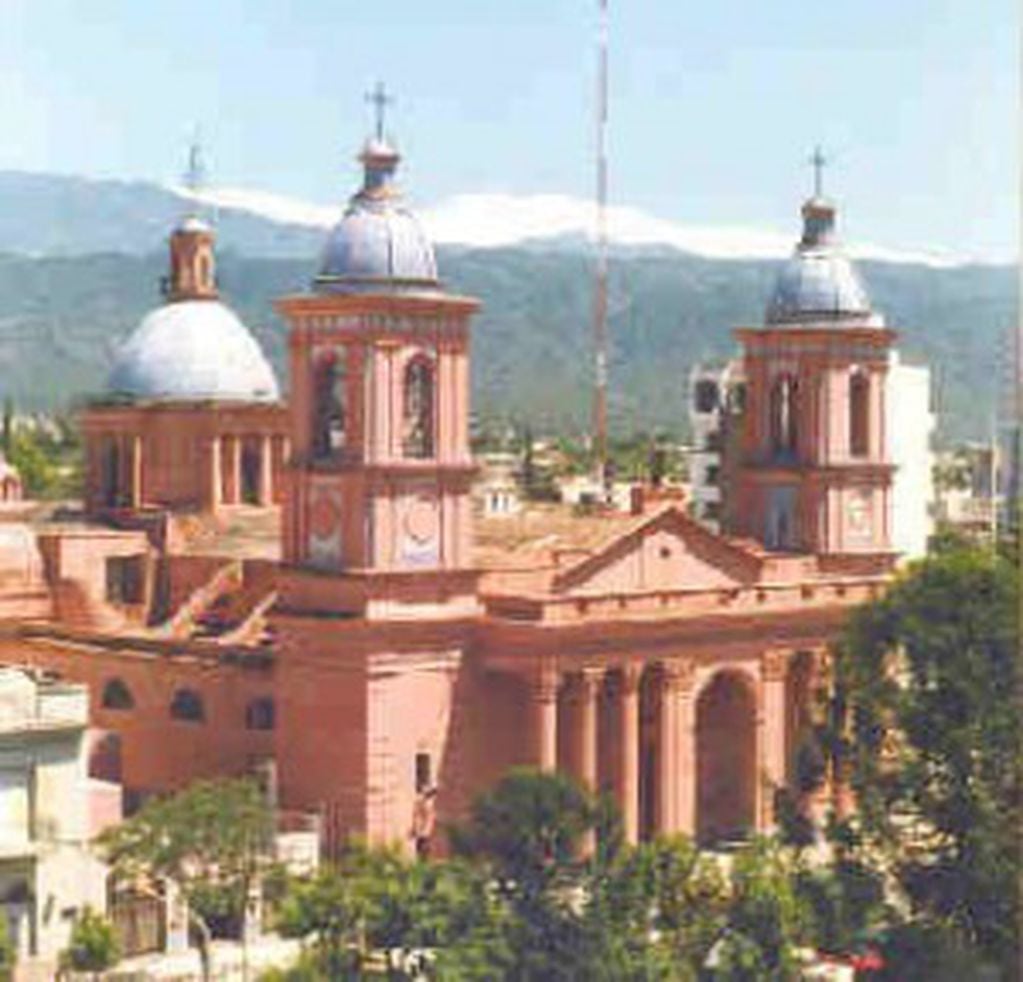 Catedral Basílica de la Virgen del Valle, principios de 1990.