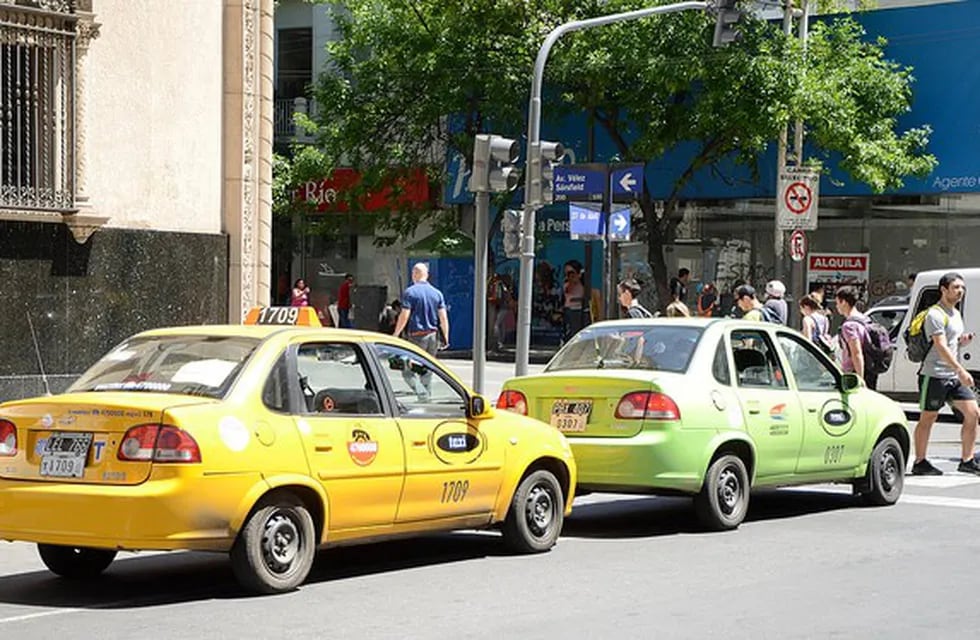 Mestre anunció la convocatoria para sortear nuevas chapas de taxis y remises