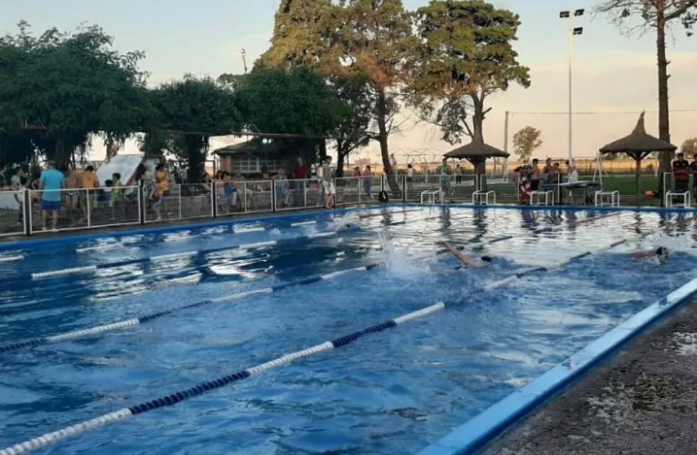 Zonal de natacion en La Tordilla, La Para y El Kempes
