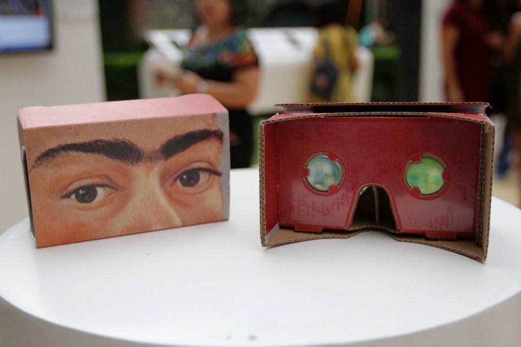 Algunas de las piezas que conforman la exposición de Google Arts&Culture "Las Caras de Frida". (DPA)
