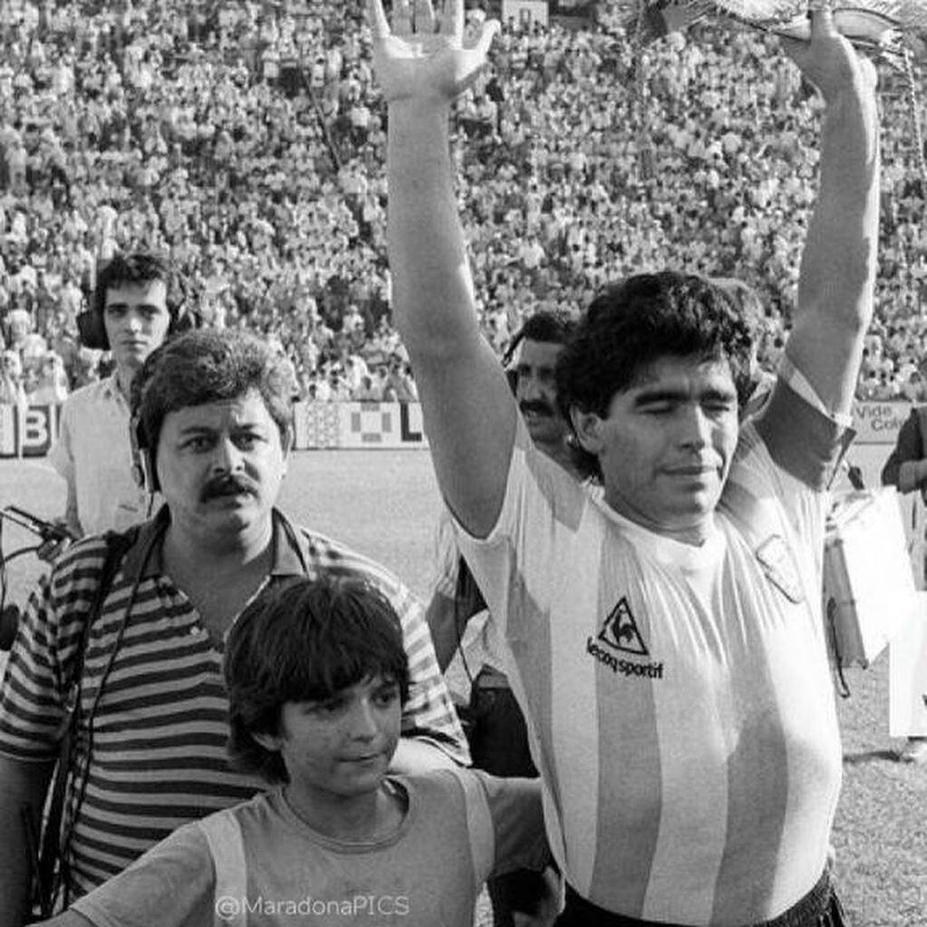 "Titi" Fernandez con Diego Maradona