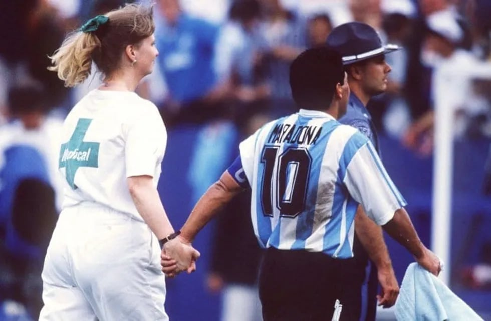 Sue Carpenter llevó de la mano a Diego Armando Maradona al control antidóping.