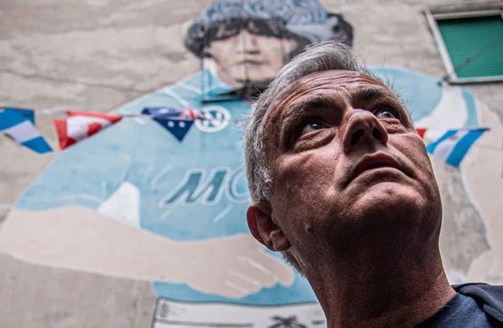Mourinho en su visita a Nápoles.