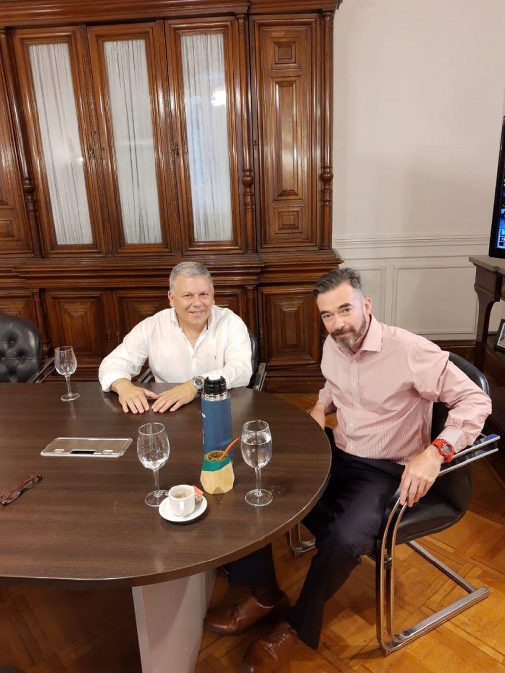 El Intendente Gustavo Benedetti con Dr. Ramiro Sosa Navarro Director del Banco de Córdoba