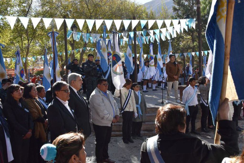 El intendente Ricardo Romero agradeció la presencia de Haquim, expresando que "siempre, en toda la Quebrada, valoramos revalorizamos la presencia de nuestro amigo Vicegobernador, porque nos sentimos acompañados".