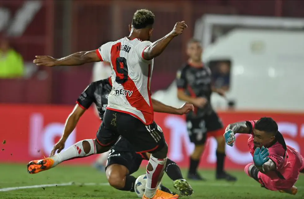 Borja abrió el marcador en Lanús para la victoria de River sobre Barracas Central, por Copa de la Liga. (Prensa River)