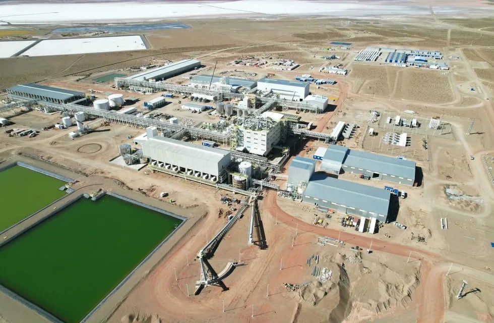 Vista aérea de la planta del proyecto de litio Cauchari-Olaroz, en la Puna jujeña, el tercer yacimiento argentino y segundo jujeño que ya produce el mineral.