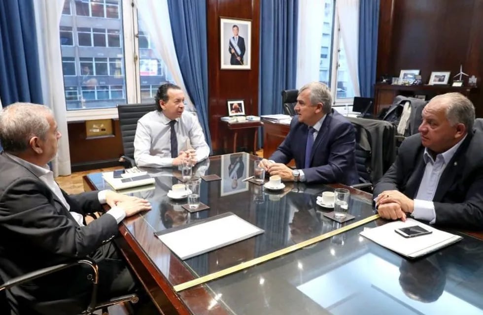 Dante Sica con la comitiva del Gobierno de Jujuy