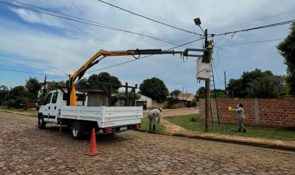 Puerto Iguazú: 300 familias gozarán de servicio eléctrico
