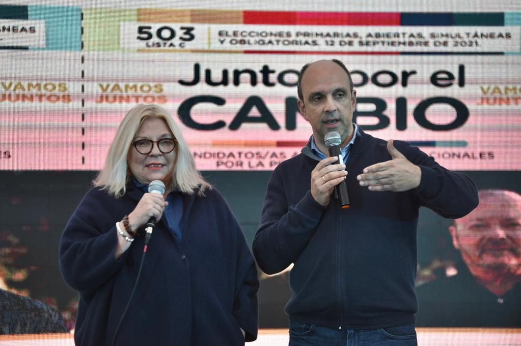 Elisa Carrió cerró campaña en Rafaela junto a José Corral y disparó munición gruesa contra Lorenzetti