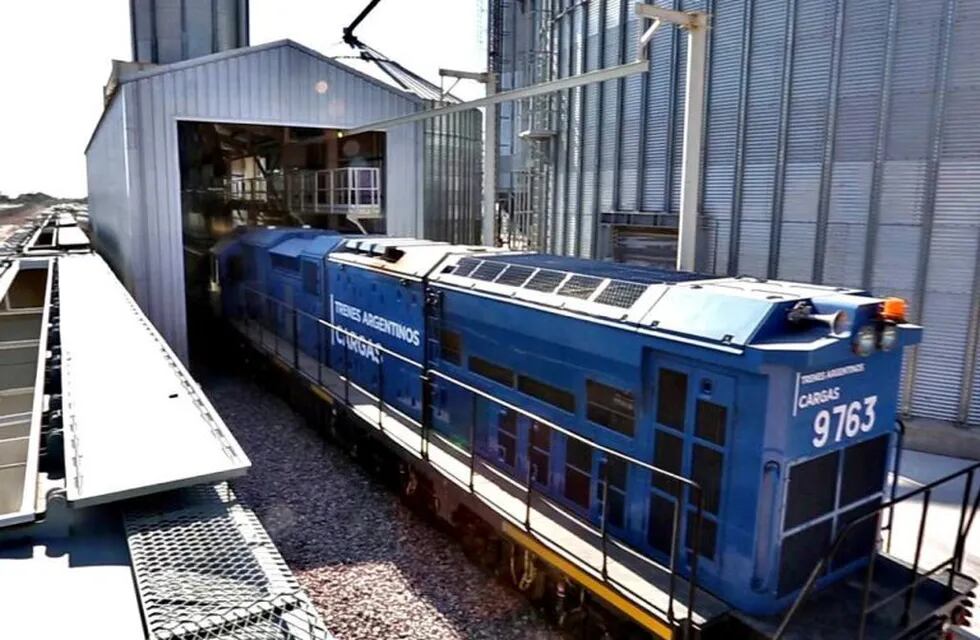 La empresa Prodeman es la primera en realizar esta carga de 35 contenedores en tren desde su lugar de origen al puerto de Rosario.