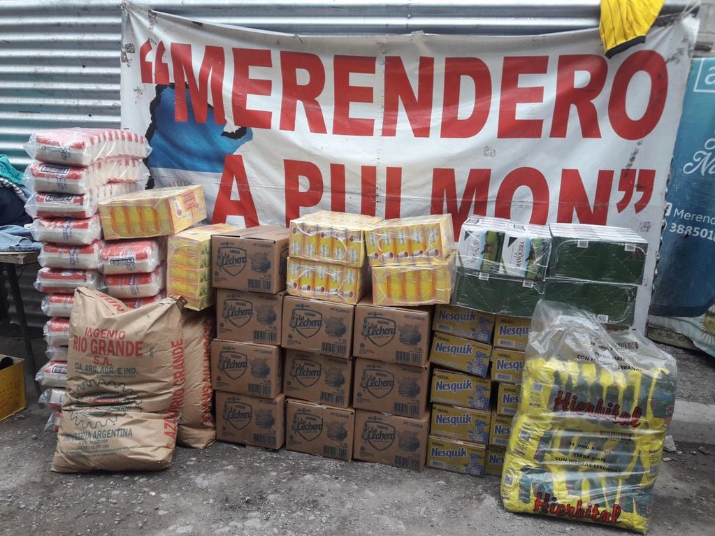 En el contexto de pandemia, la Cámara PYME de Jujuy concretó un nuevo proyecto solidario, entregando al merendero "A Pulmón" una donación de mercaderías.