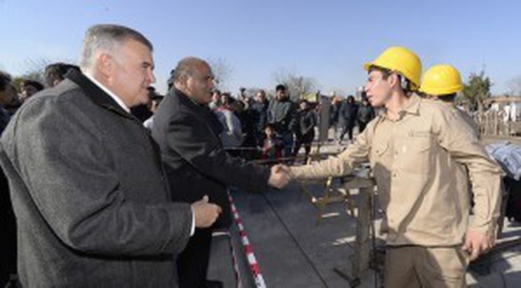 Manzur y Jaldo fueron a supervisar como van las obras.