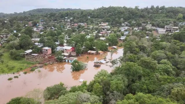 Varias familias de El Soberbio, Alba Posse y San Javier fueron evacuadas ante la alerta de crecida del río Uruguay