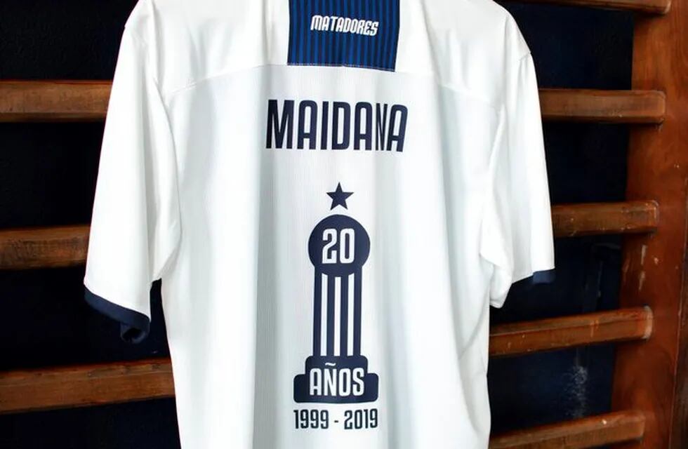A 20 años de la conquista de la Copa, una camiseta para el recuerdo.