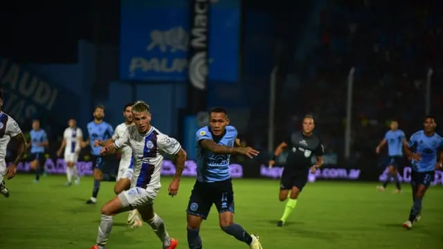 Belgrano vs Godoy Cruz. (Nicolás Bravo / La Voz)