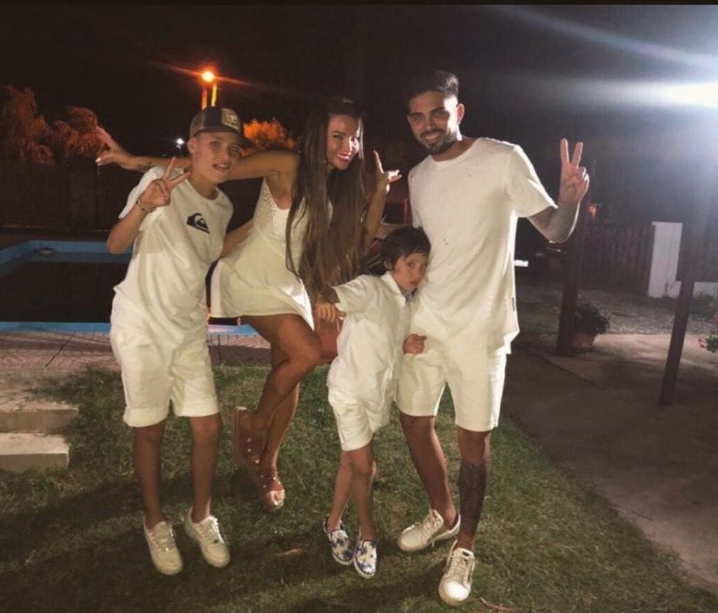 Natalia Camilo, Nicolás Albarracín y sus dos hijos (Foto: Instagram)