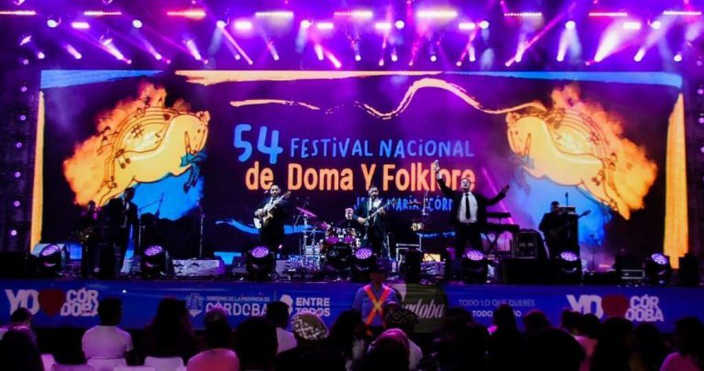 Los Legales en el Festival de Doma y Folklore de Jesús Maria