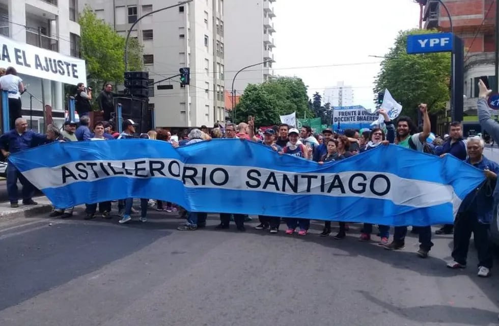 Marcha Astillero Río Santiago.