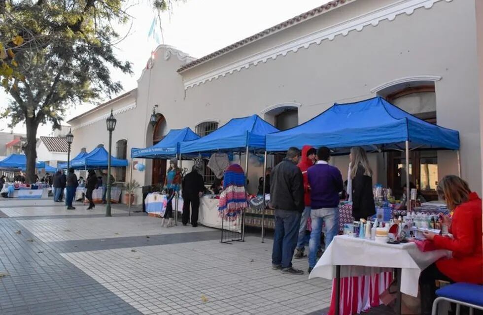 Se realiza la Segunda Feria Artesanal de Empleados Deliberativos