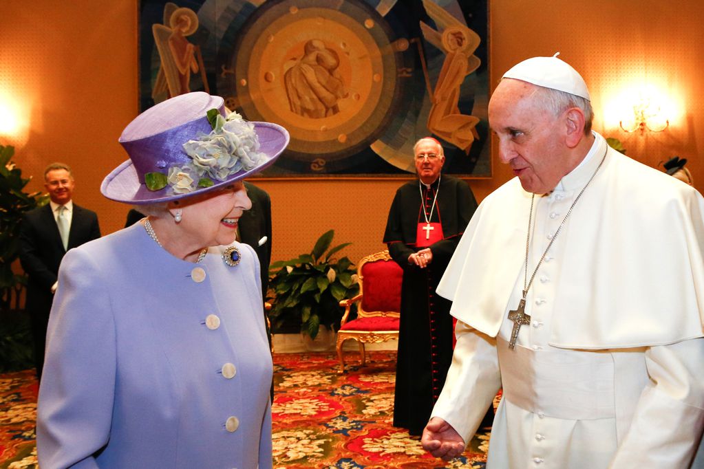 El papa Francisco había recibido a la reina Isabel II en el Vaticano el 3 de abril de 2014. Foto: AP/Stefano Rellandini.