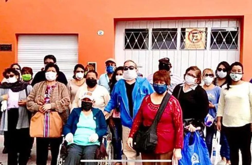 Bolivia repatriará a 45 ciudadanos están varados en Salta. (El Deber)