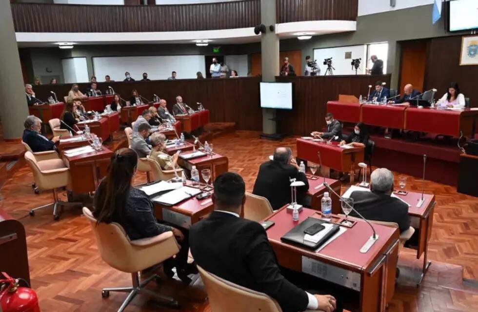 La Legislatura de Chubut habría suspendido todas las sesiones hasta agosto.