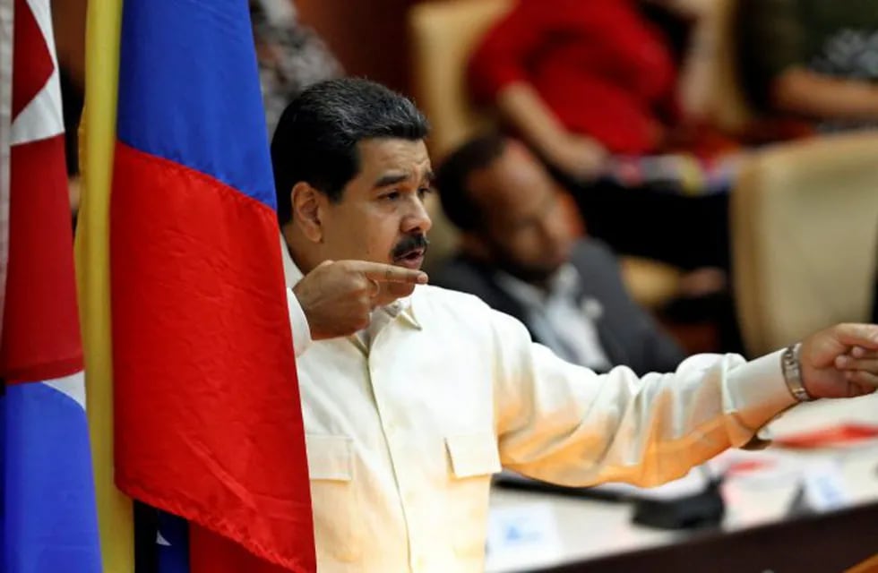 HAB117. LA HABANA (CUBA), 10/04/2017.- El presidente de Venezuela, Nicolu00e1s Maduro, pronuncia un discurso hoy, lunes 10 de abril de 2017, en la clausura del XV Consejo Político de la Alianza Bolivariana para los Pueblos de Nuestra Amu00e9rica - Tratado de Come