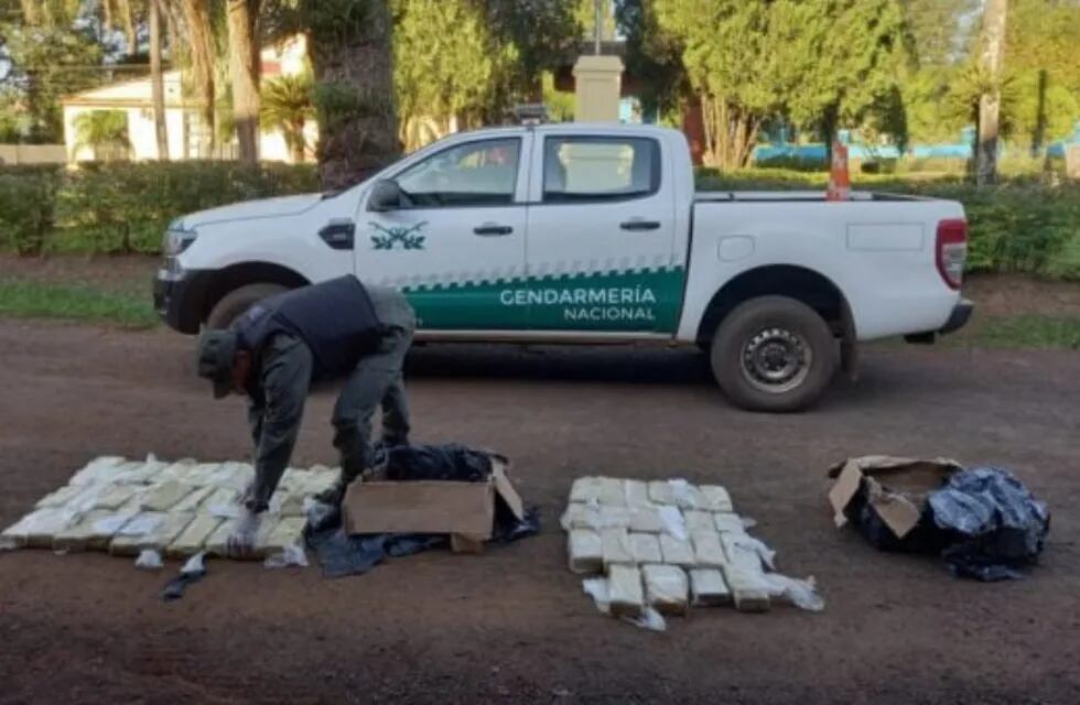 Gendarmería Nacional intercepta narcotráfico proveniente de Paraguay en Puerto Rico.
