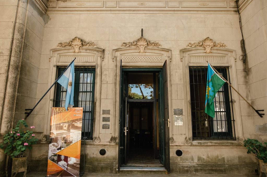 El Museo Histórico exhibe la historia de la localidad.