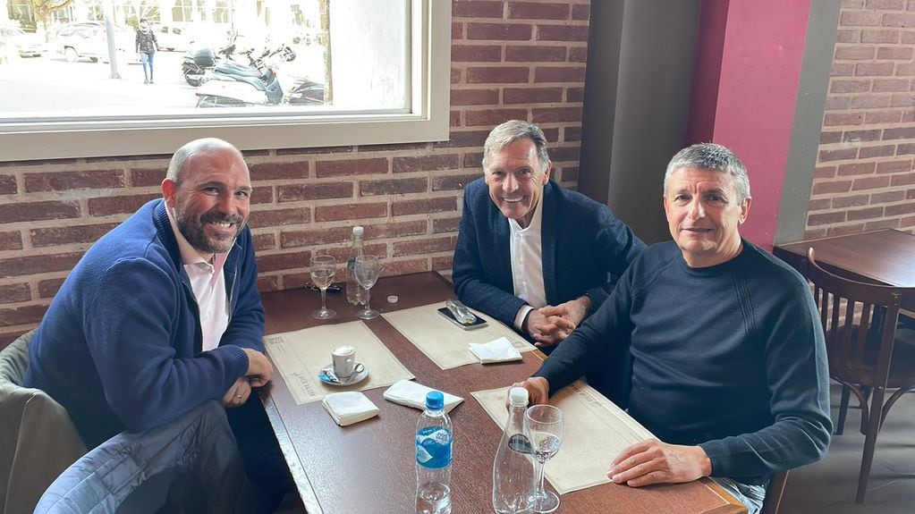 Russo y el empresario Hugo Botta se reunieron con Belloso antes del lanzamiento de su lista.