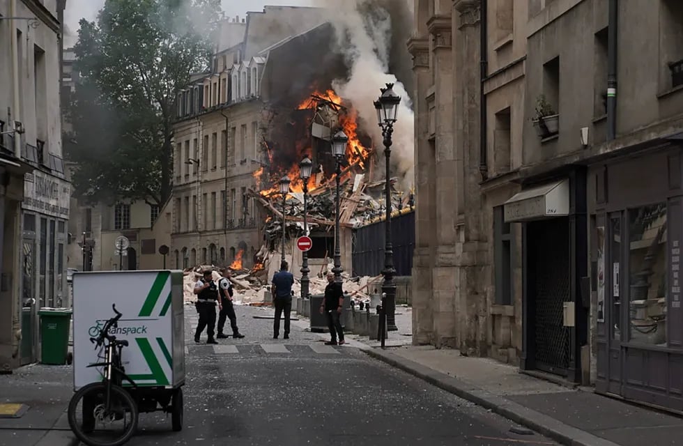 Dieciséis heridos y edificios dañados por una fuerte explosión en el centro de París. Foto: DPA.