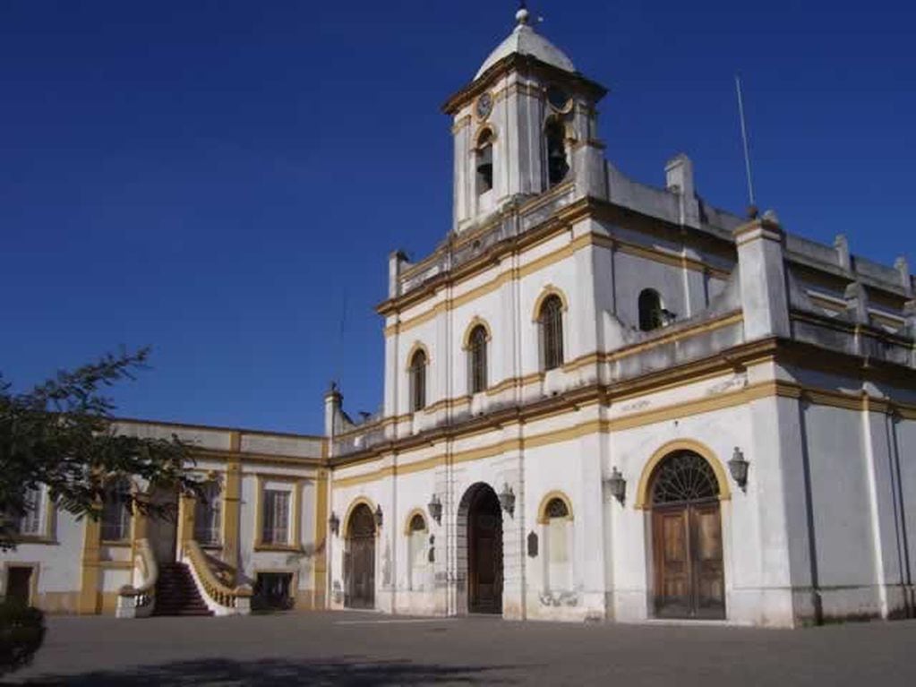 Templo parroquial San MIguel Arcángel guarda pinturas de reconocidos artistas