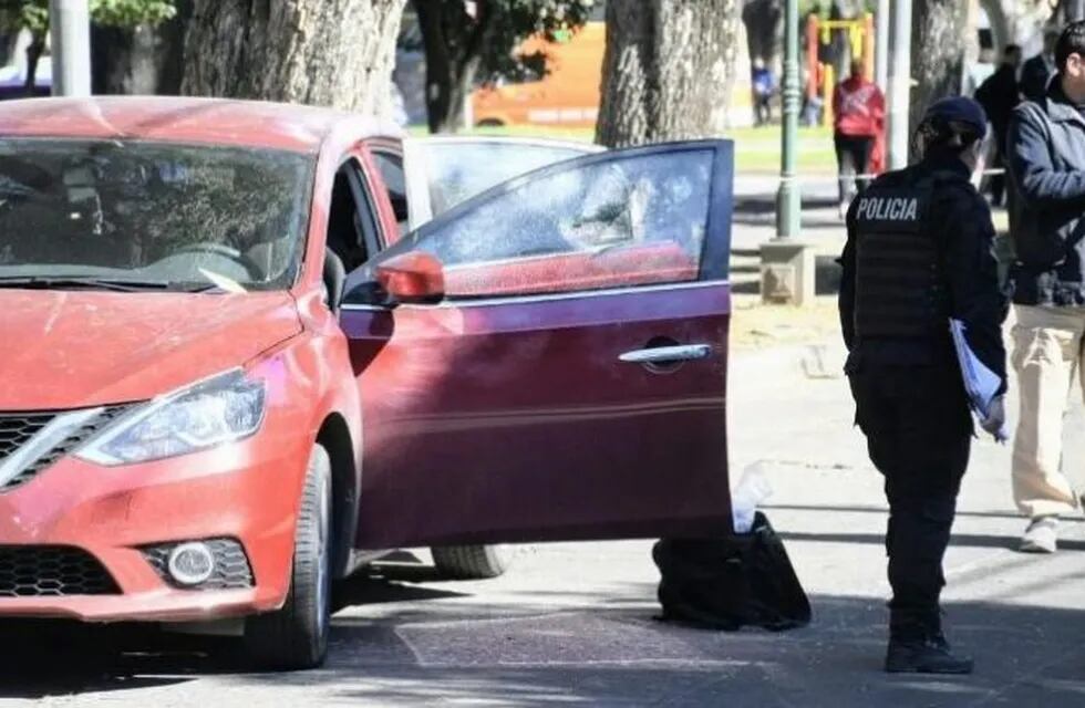 El hombre recibió un disparo en el rostro el pasado 5 de agosto en la puerta del banco Macro de Alberdi. (Twitter)