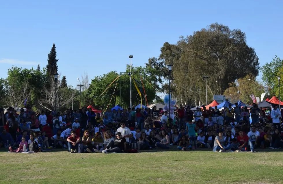 Más de 80.000 se reúnen en San Juan para celebrar el Día del Estudiante.