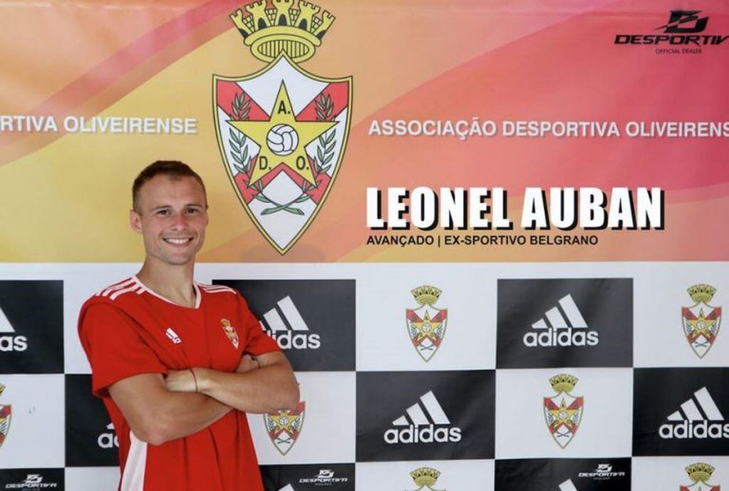 Leonel Aubán en  Associação Desportiva Oliveirense