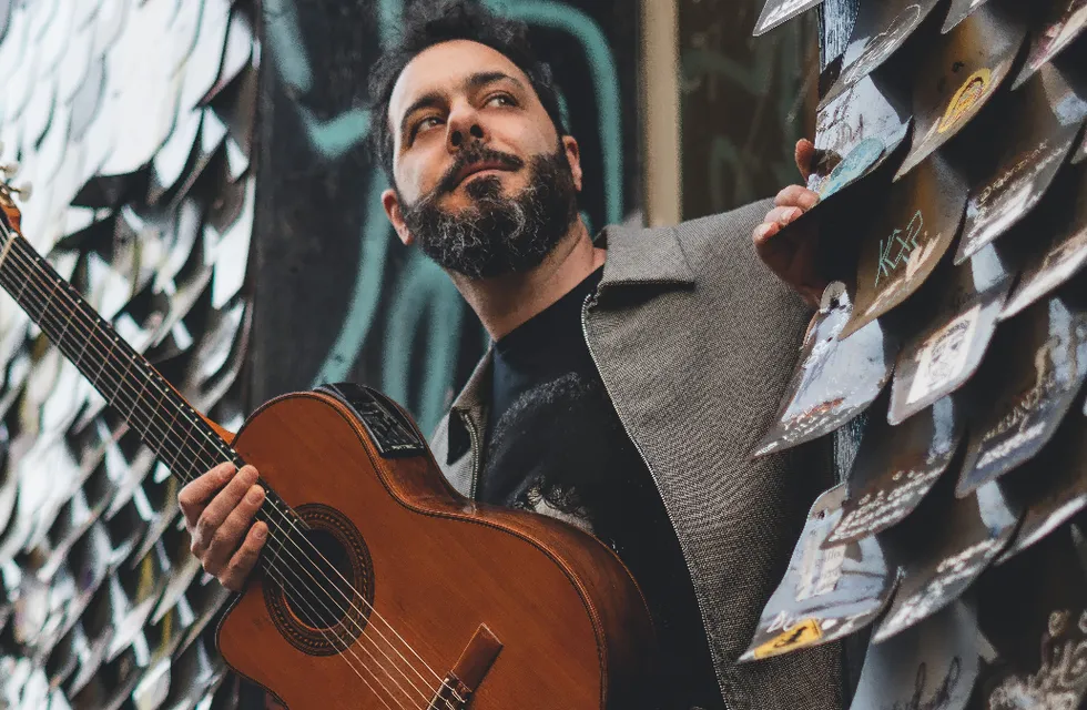Emanuel Bonaccorso, el cantautor mendocino, presentará su nuevo material discográfico en Buenos aires.